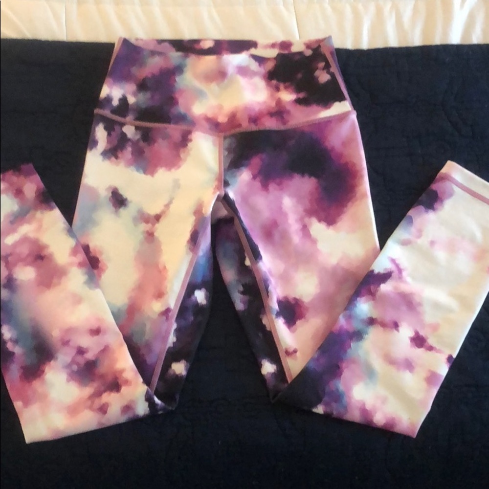 Lululemon watercolor size 6 leggings